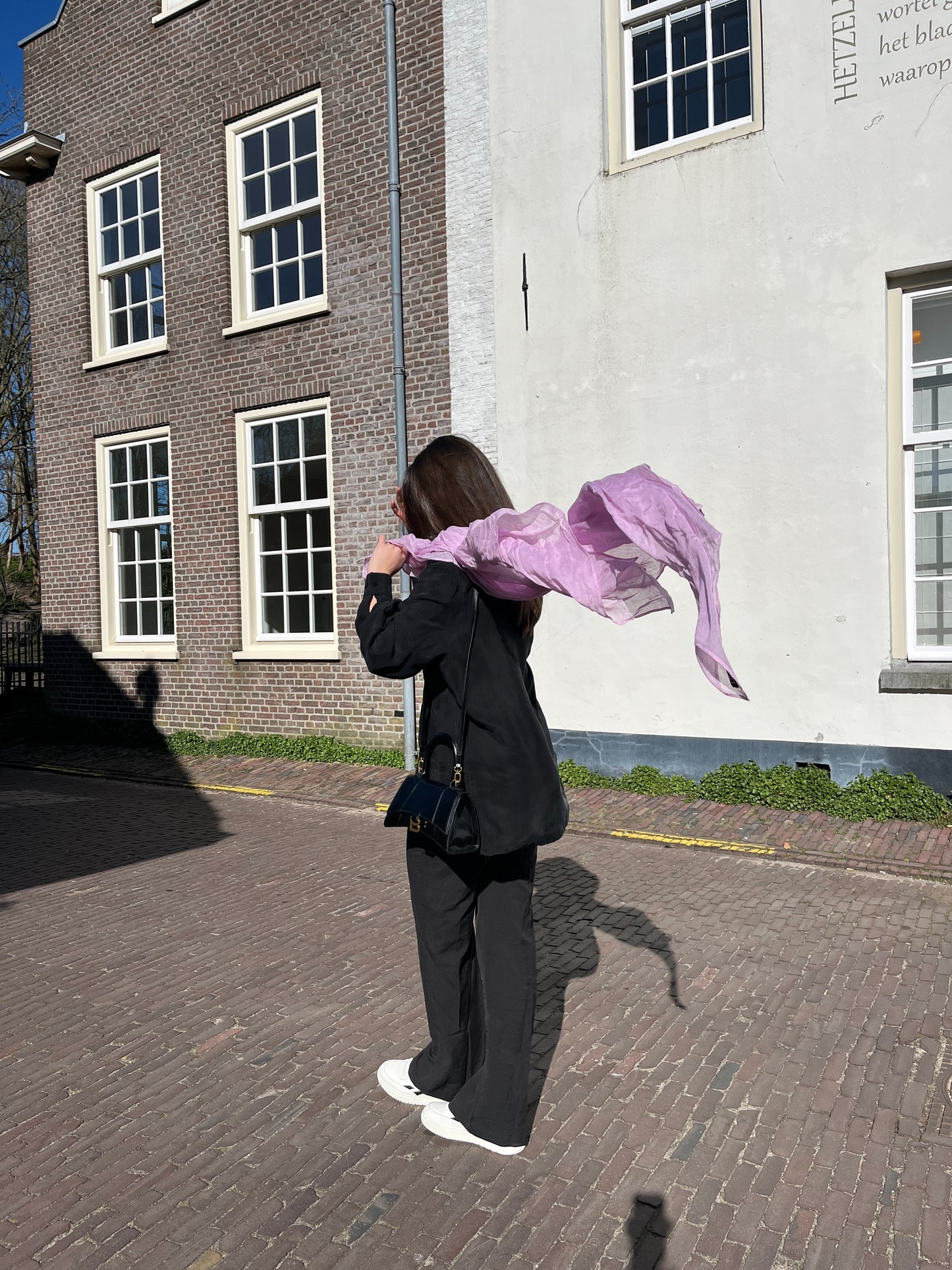 Licht paarse zijden omslagdoek