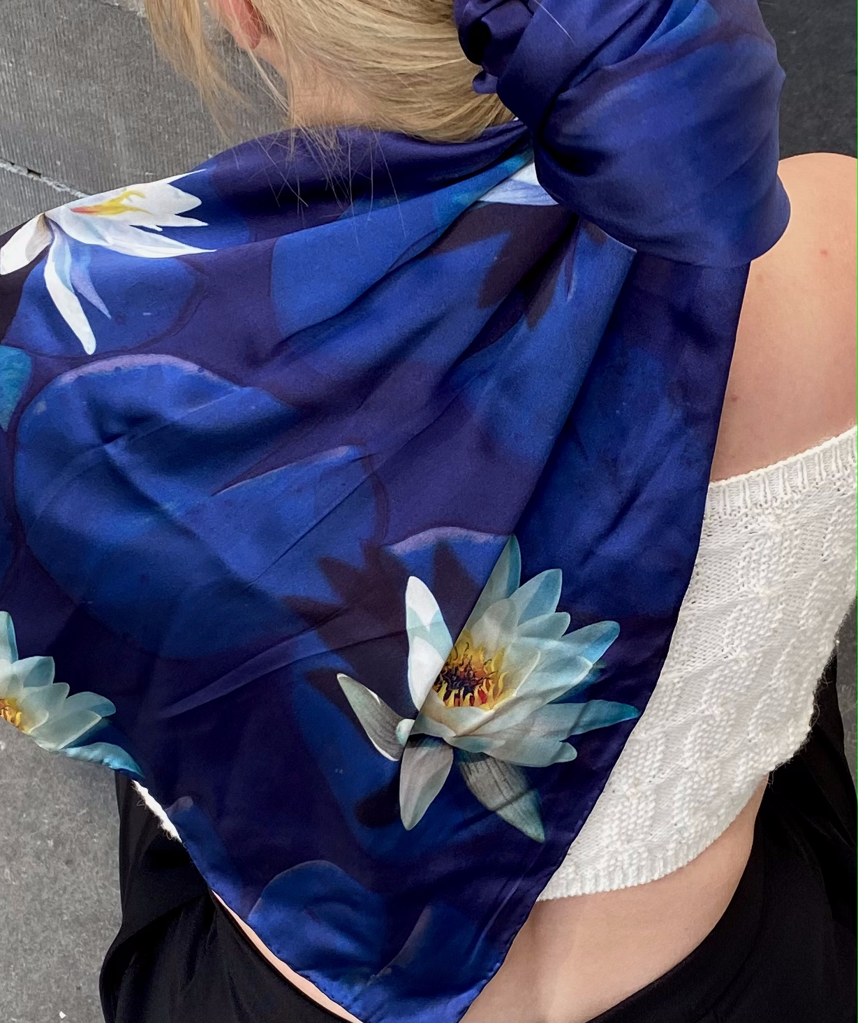 Waterlelie zijden sjaal blauw