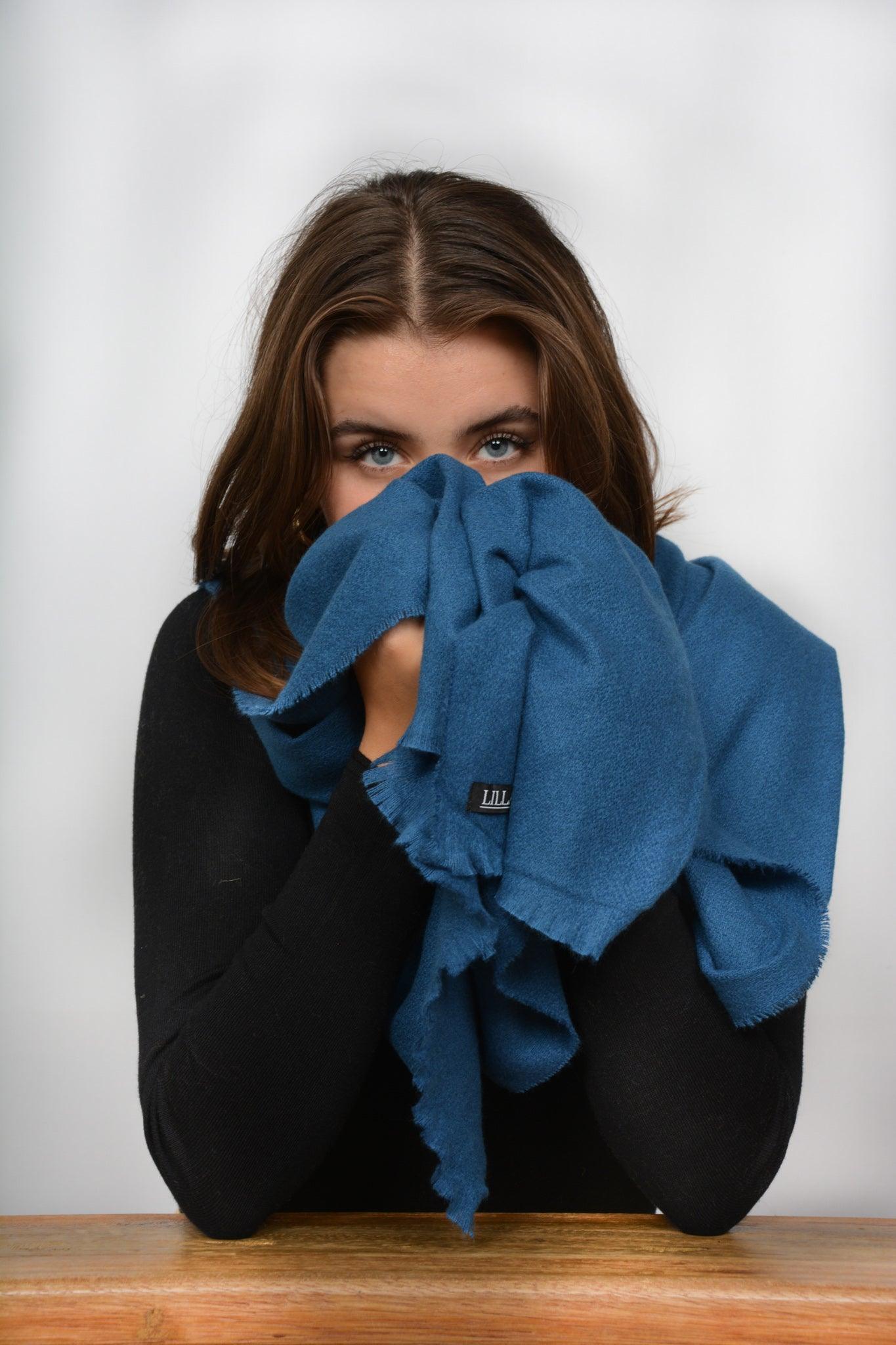 Blauwe wintersjaal - LILLA